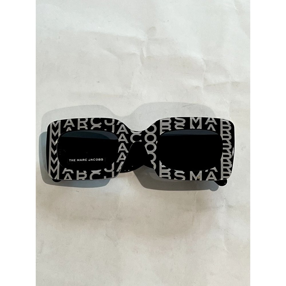 Marc Jacobs Black Sunglasses with Yellow Case - Picture 2 of 6